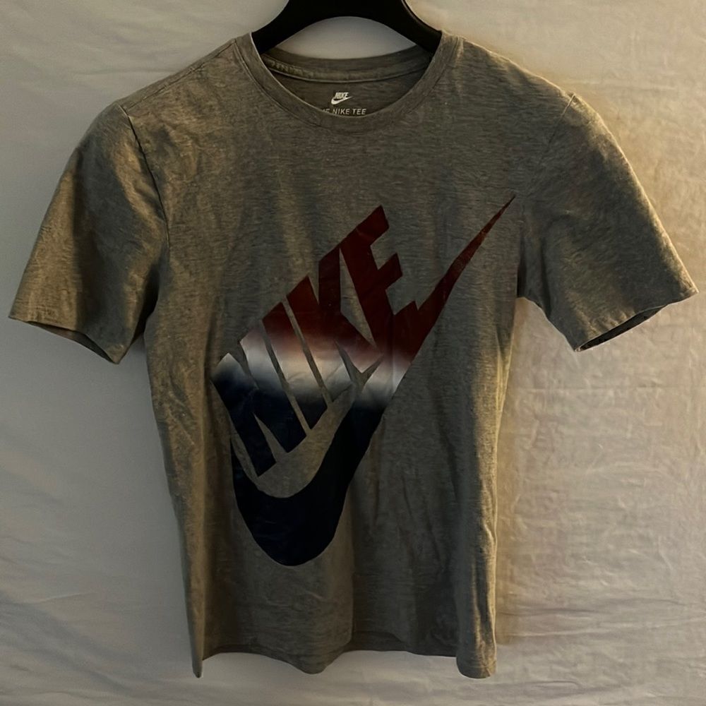 Grey Nike swoosh logo t-shirt for sale, size Small.